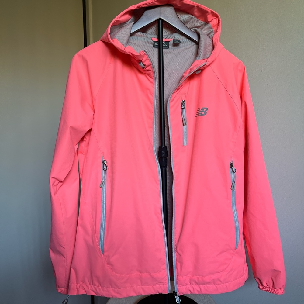 New Balance Hooded Windbreaker/Rain jacket - Picture 4 of 7